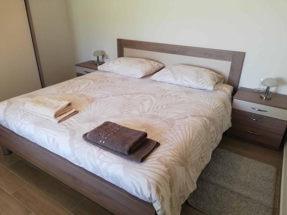 Apartments Sandra Palit Zewnętrze zdjęcie